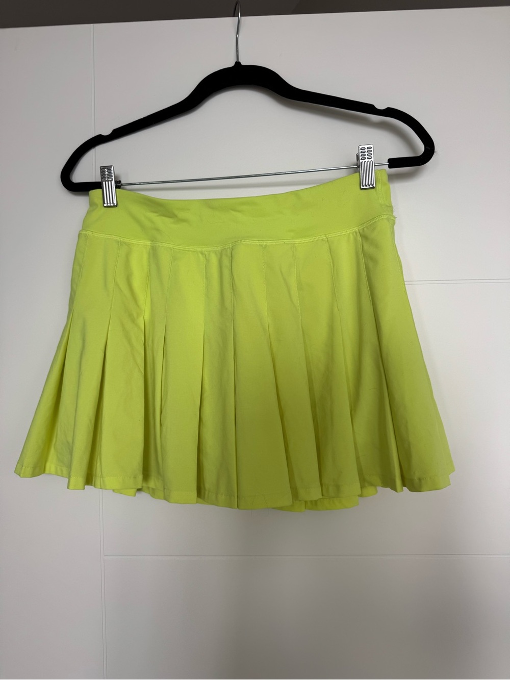 Women’s Lime Pleated Tennis Skirt